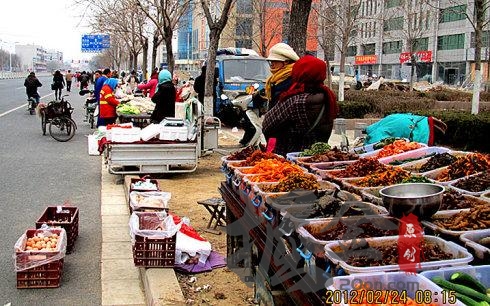 地摊卖什么赚钱?研究这个不如研究网上赚钱